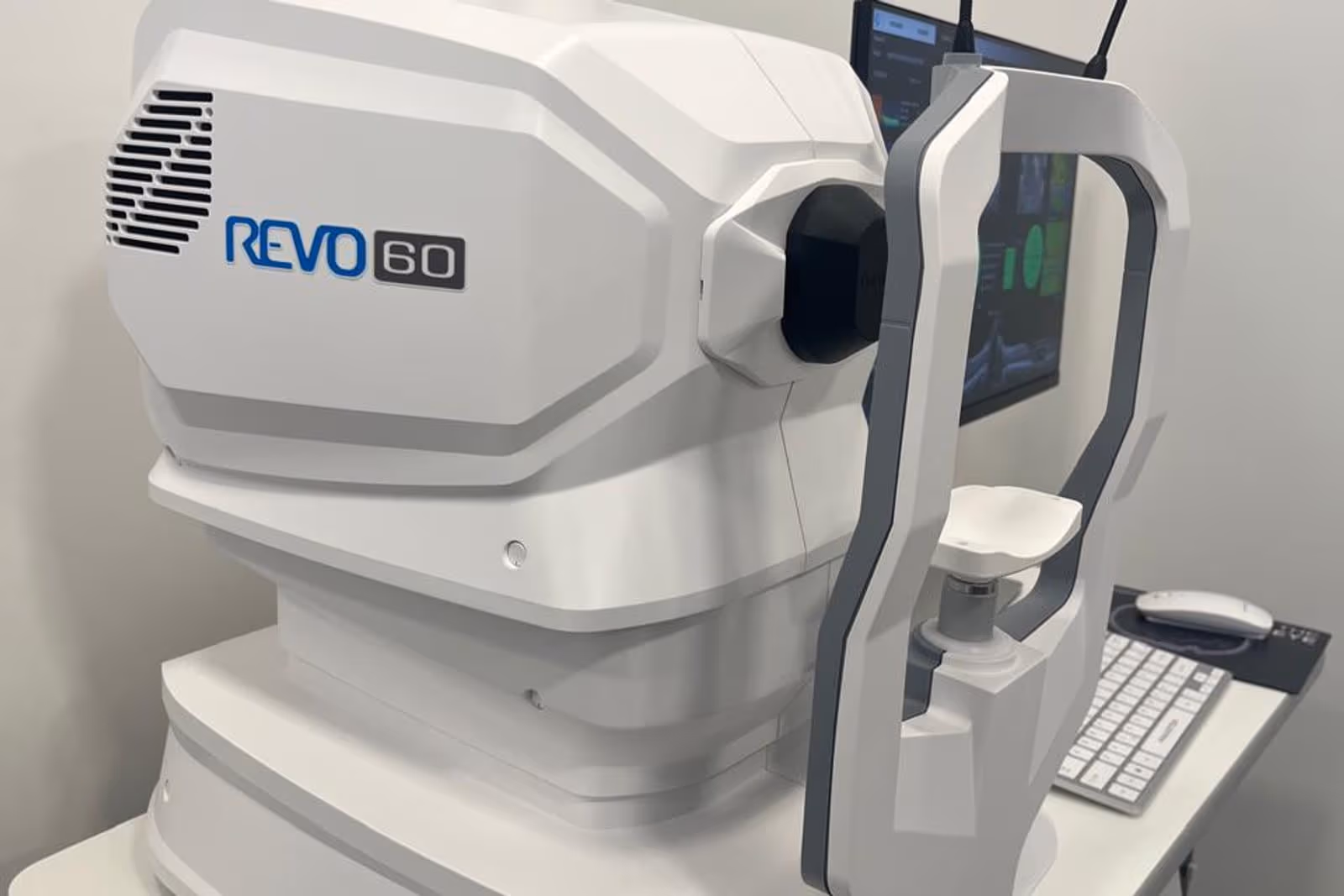 Biometria óptica usada para planejar a lente intraocular na cirurgia de catarata.