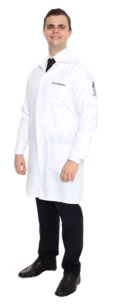Dr. Lucca Ortolan Hansen - Médico Oftalmologista formado na Universidade de São Paulo, Diretor Clínico da Ortolan Oftalmologia.