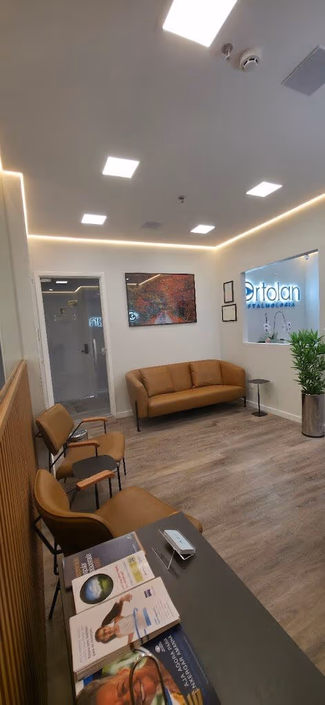 Sofá e Poltronas da Ortolan Oftalmologia
