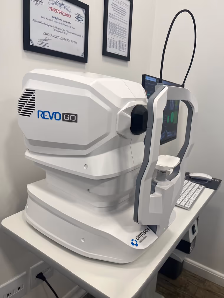 Tomógrafo de coerência óptica REVO 60 instalado na Ortolan Oftalmologia